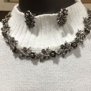 Vintage roses necklace and earrings set